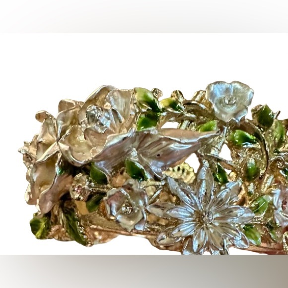 💗 Unique Candle Holder-Floral & Butterfly Design, Engraved “We Love You” 💗 - Picture 4 of 11